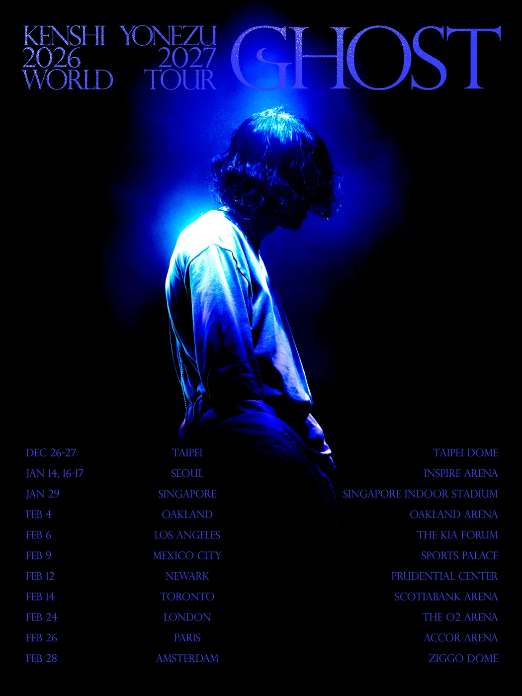 Póster oficial de KENSHI YONEZU 2026-2027 WORLD TOUR / GHOST, con el cantante de espaldas bajo una luz azul y la lista de fechas